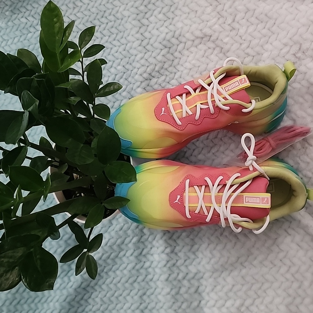 Women's Puma's R System